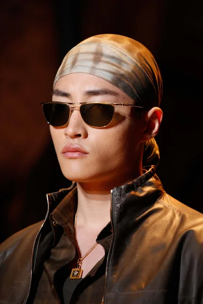 Look 14